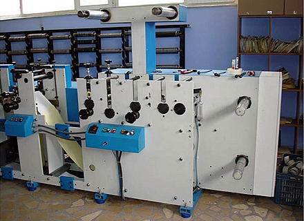 Flexo baskılı etiket makinası