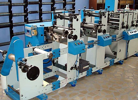 Flexo baskılı etiket makinası